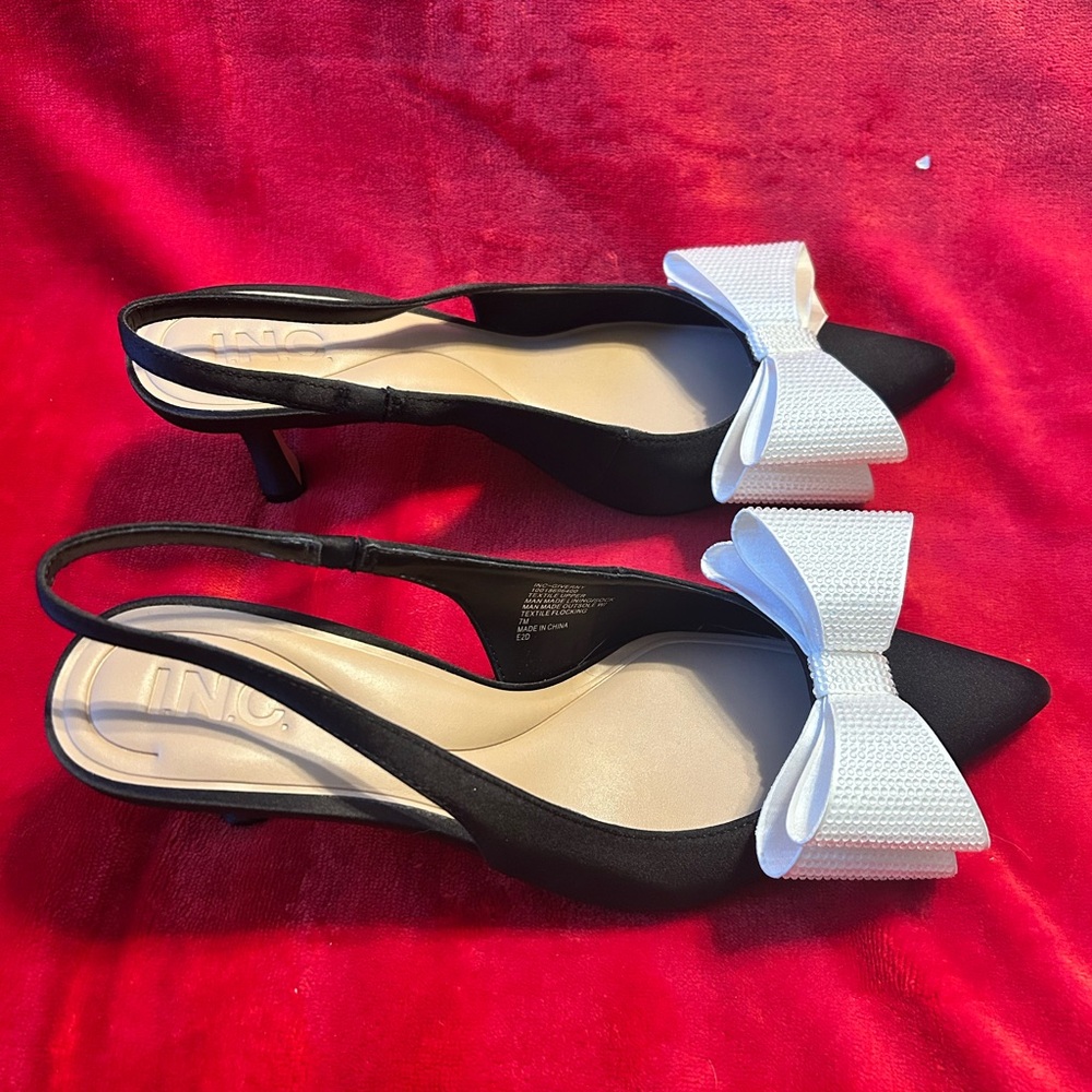 INC International Concepts Black and White Bow Heels - Picture 3 of 6